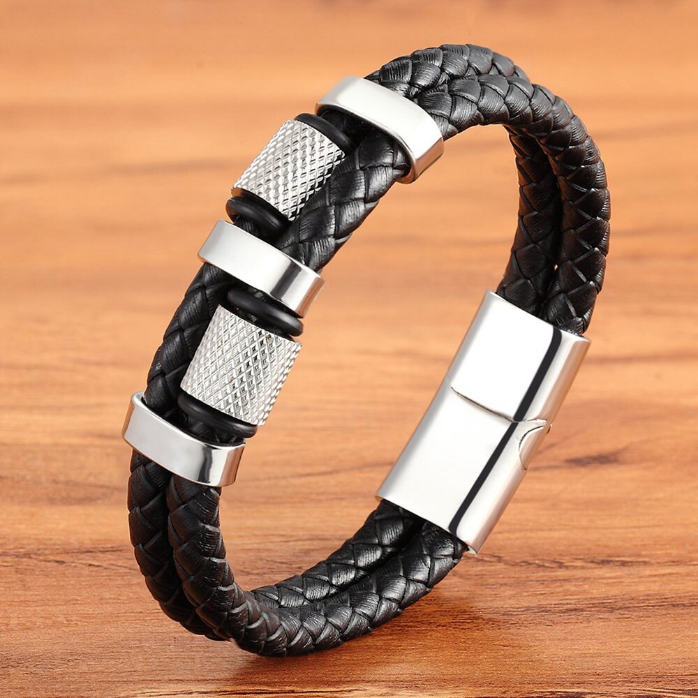 Herrenarmband aus edelstahl und leder mit unregelmäßigem aufbringen, individuell gestaltbar in 3 farben, klassisch, für attraktive jungen zum geburtstag: Silber