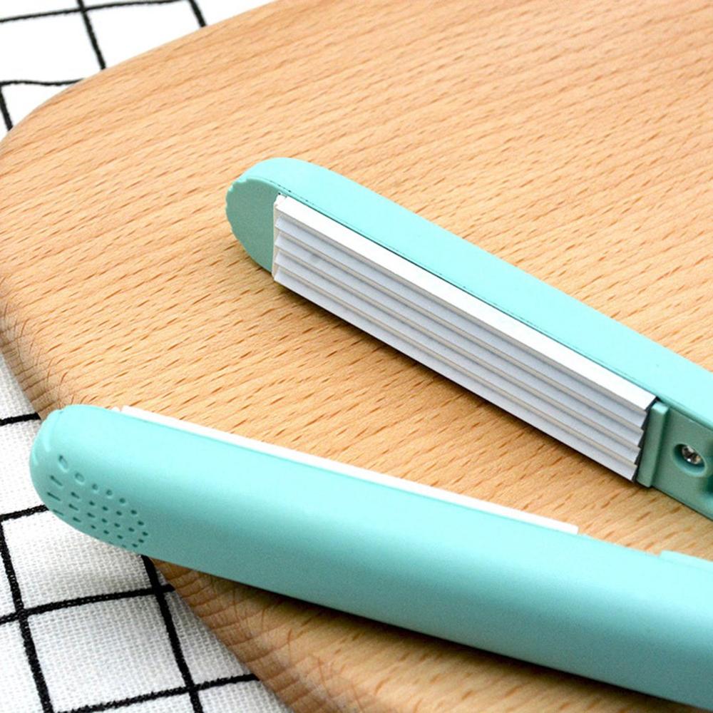 small cute household food vacuum sealing machine bag clip handheld portable electric heat sealing machine seal packag