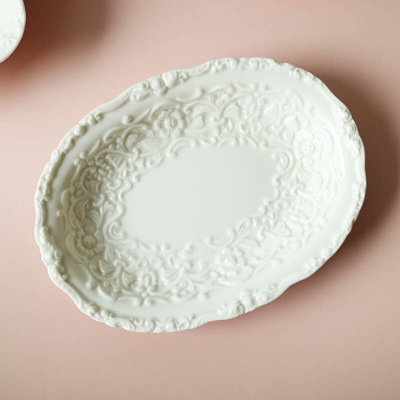 Petite assiette florale sculptée par complexe crémeux rétro en céramique à hautes températures/assiette de casse-croûte de plat de stockage
