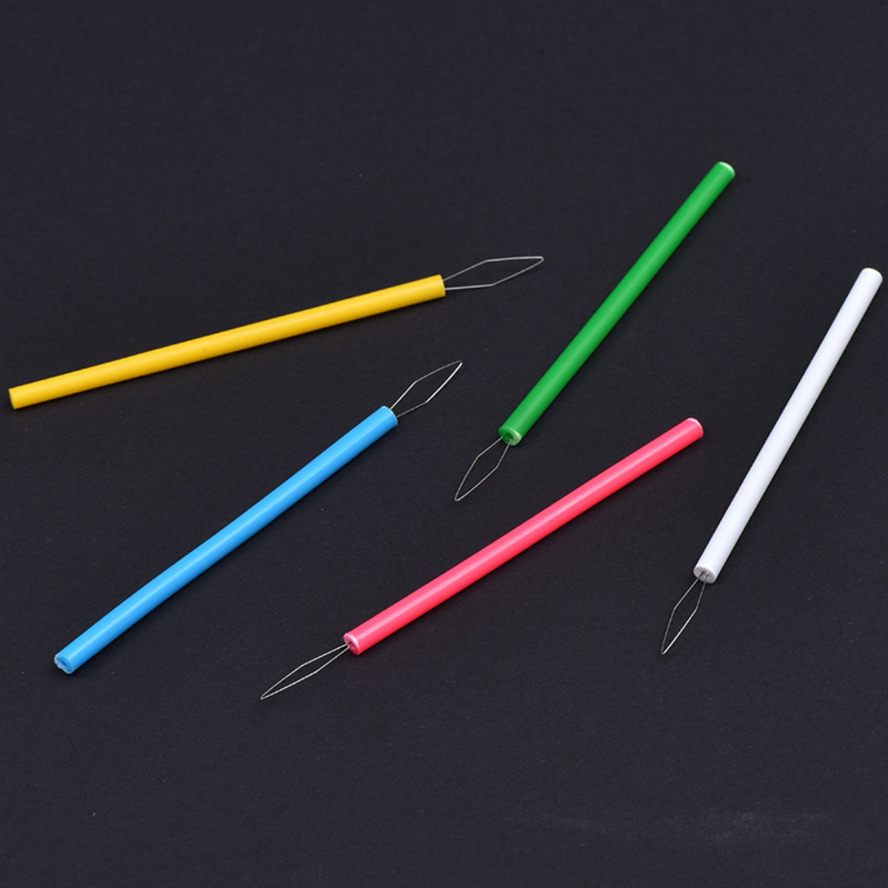 10pc Zylindrische Bunte Nadel Einfädler NäHenne Einfädler Diy Zubehör Führer Beader Einfädeln Nadel NäHenne Werkzeuge