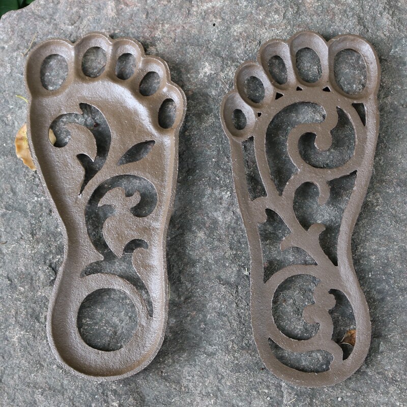 Vintage Hollow Foot Shaped Cast Iron Outdoor Garden Courtyyard Decor Grass Lawn Protect Walk on Floor Mat Pad Home Outdoor Decor