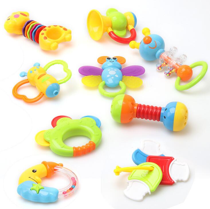 9 teile/satz Baby Rasseln BeißRing, Ball Shaker, Greifen und Dreh Rassel, beißRing Spielzeug Spielen einstellen für Baby Kleinkind Ungiftig Bunte tapsen