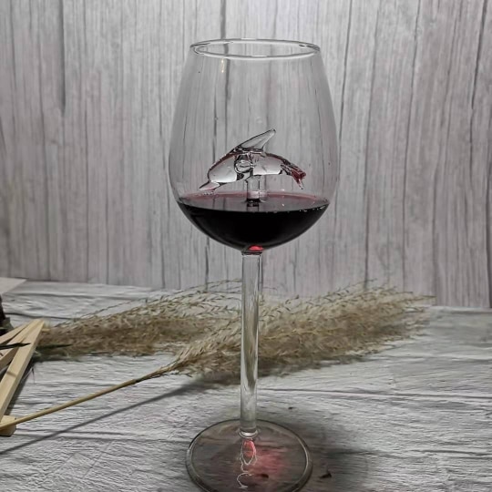 Innebygd hajvin glass glass whisky glass middag dekorere håndlaget krystall til fest fløyter glass: Delfin 21cm