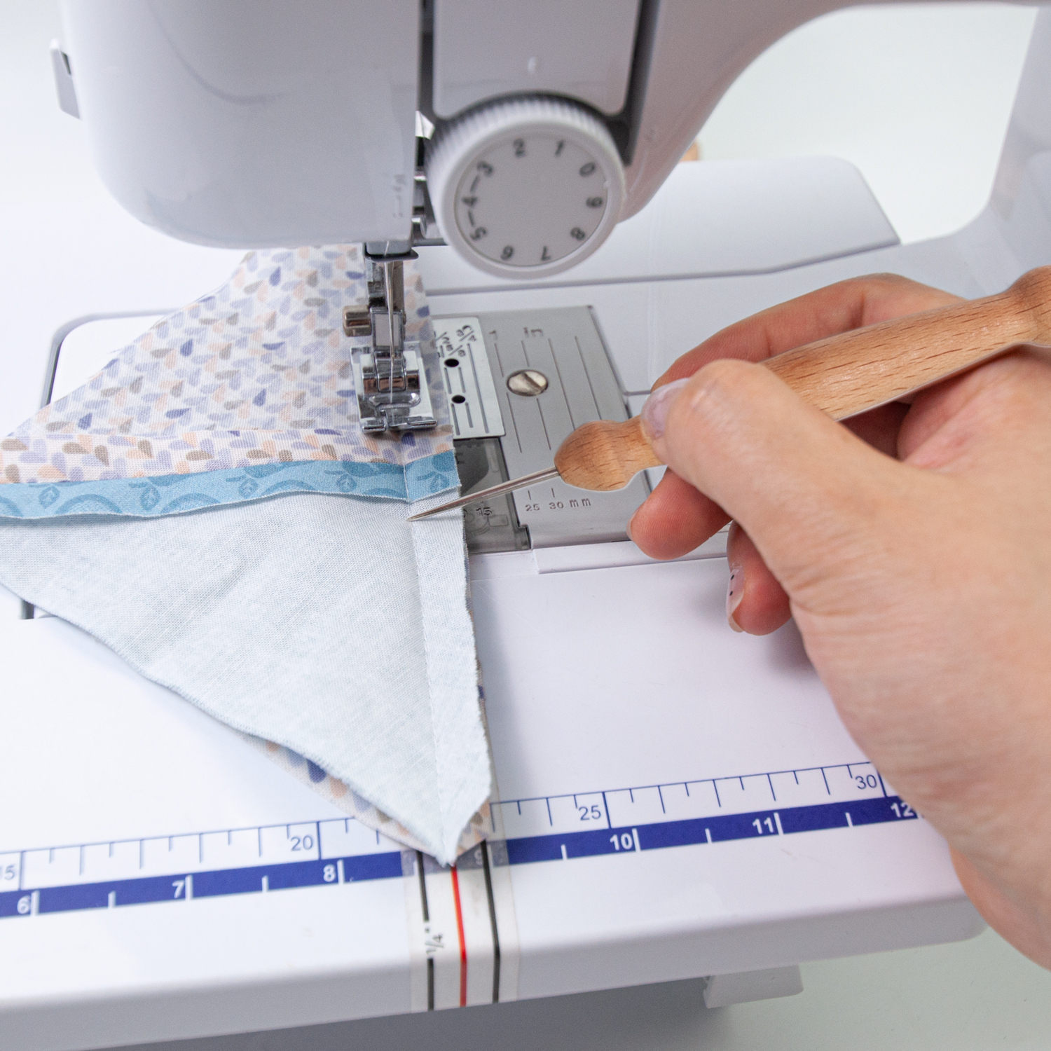 Stiletto & Pressing Tool Precision Placement Scratch Awl Convenient Precision Placement Scratch & Awl Sewing Portable Stitching