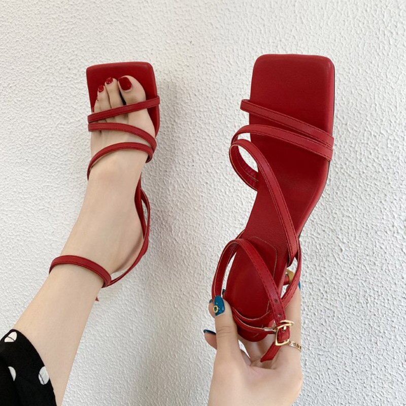 Damesandaler kvindelige stiletter sommer pumps firkantet tå pu ankel spænde rem dame mellem hæle pu casual sko: Rødvin / 7.5