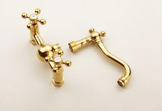 Luksus guldfarvet messing badeværelse køkkenvask håndvaskarmatur blandebatteri drejelig tud vægmonteret dobbelt krydshåndtag