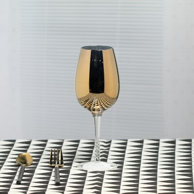 300-400ml färgad bägare, lyxigt guldglas, rödvinsglas, dekorativ vinkopp, svart blindglas.: 1