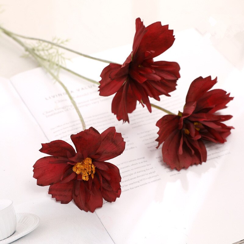 Gerbera kosmos konstgjorda blommor sidenbröllop bröllopsarrangemang tillbehör fest heminredning bord vas torkade växter: Vinröd