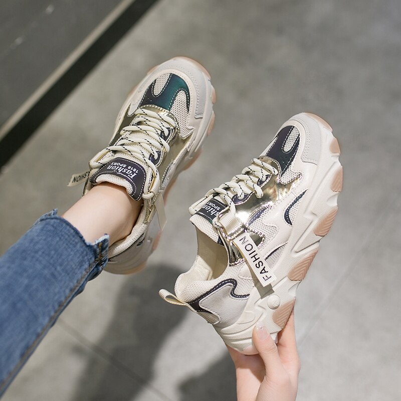Kvinder sneakers designere chunky vulkaniserede sko pink afslappet gammel far sko kvinde tennis kvindeligt mærke platform sneaker: Beige / 35