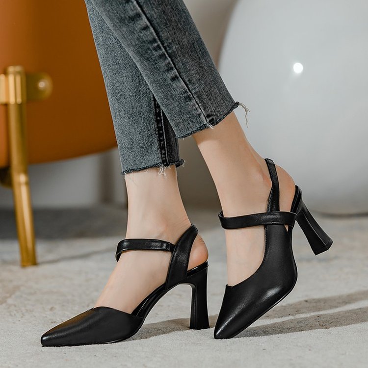 Sandalen Vrouwen Midden Hakken Zomer Wilde Chunky Hakken Enkel-Strap Pumps Gesloten Teen Terug Lege Sandalen Vrouwen: Black / 39