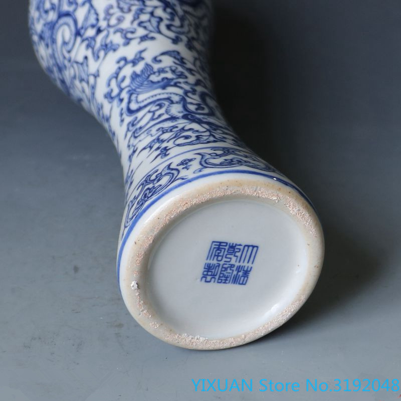 Jingdezhen porcelain collection blue and white porcelain plum bottle dragon bottle home decoration