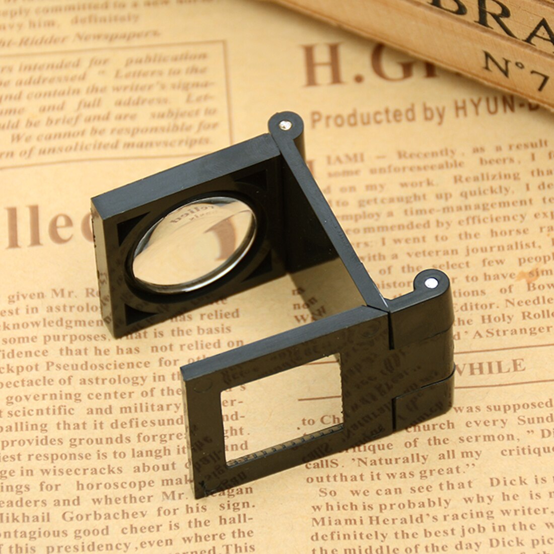 22 MM Foldable Scale Magnifier LED Illumination Light Printing 8x Magnification Lupa Optical Lenses Magnifying Glass Home Tools
