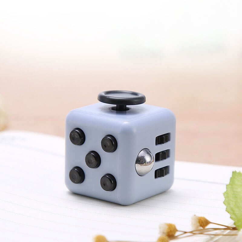 Dice Toys Anxiety Stress Relief Attention Decompression Plastic Focus Multifunctional Six Sides Gaming Toy Children Adult: gray black (54G)