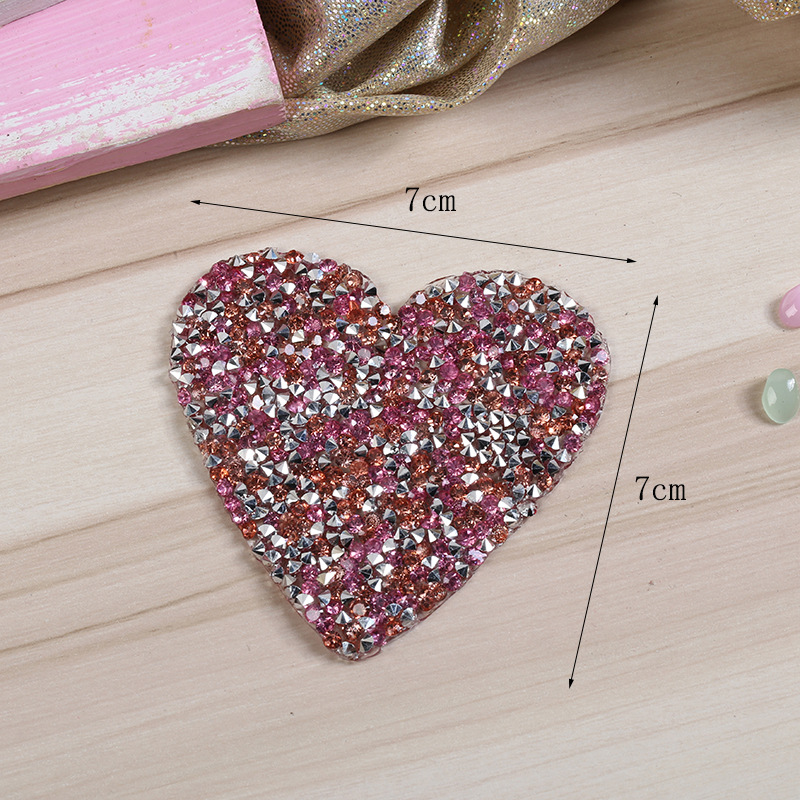 Flere størrelser farve krystal rhinsten kærlighed hjerte plastre til tøj strygning på tøj applikationer striber diamant klistermærker