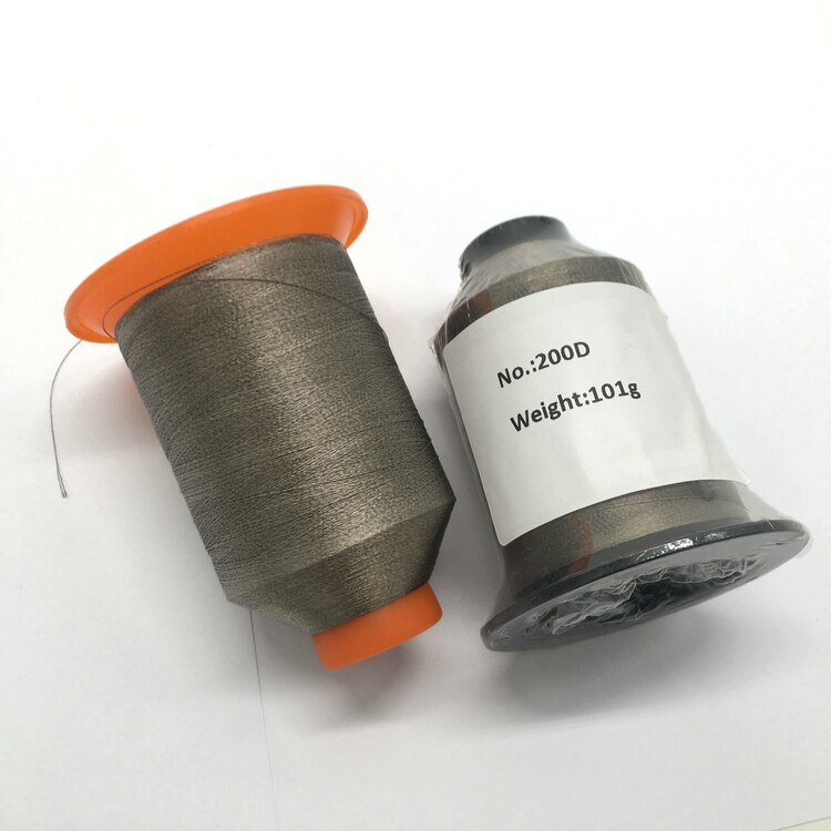 Hilo de coser conductor para guantes de pantalla táctil