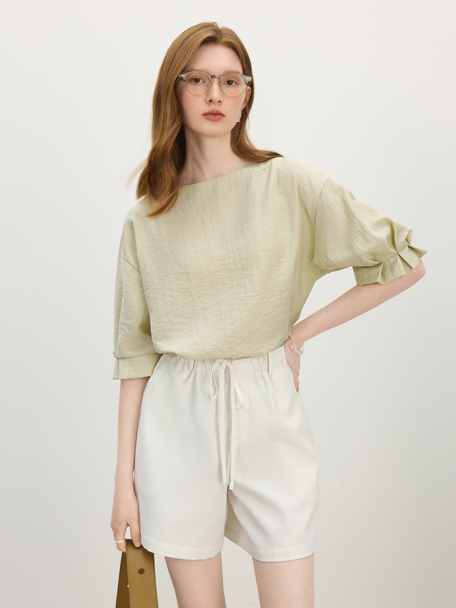 Fsle sommerskjorte i linblanding for kvinner – rund hals, avslappet topp og overdimensjonert silhuett for uanstrengt styling