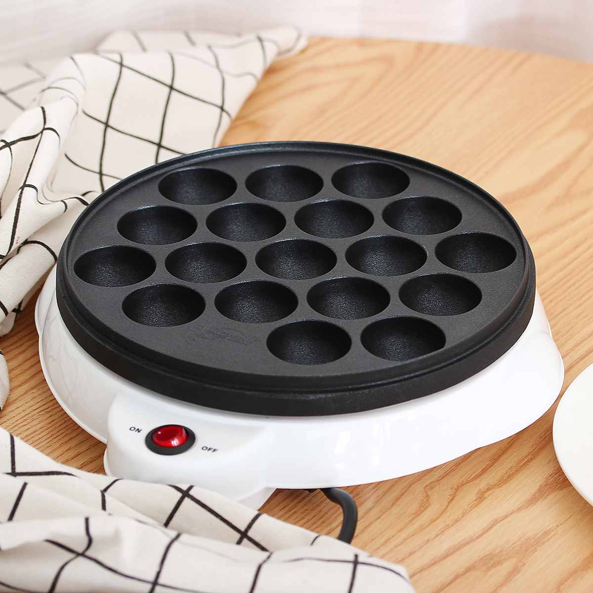 18 Hole Chibi Maruko Baking Machine Household Electric Takoyaki Grill Pan Octopus Balls Maker Kitchen Cooking Tools