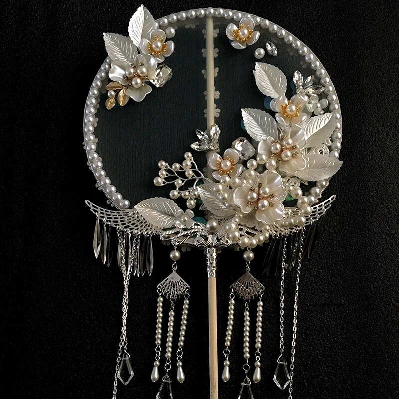 HIMSTORY ventaglio da sposa cinese di lusso Vintage che tiene fiori poligono rotondo perle fatte a mano fiori bianchi Bouquet da sposa