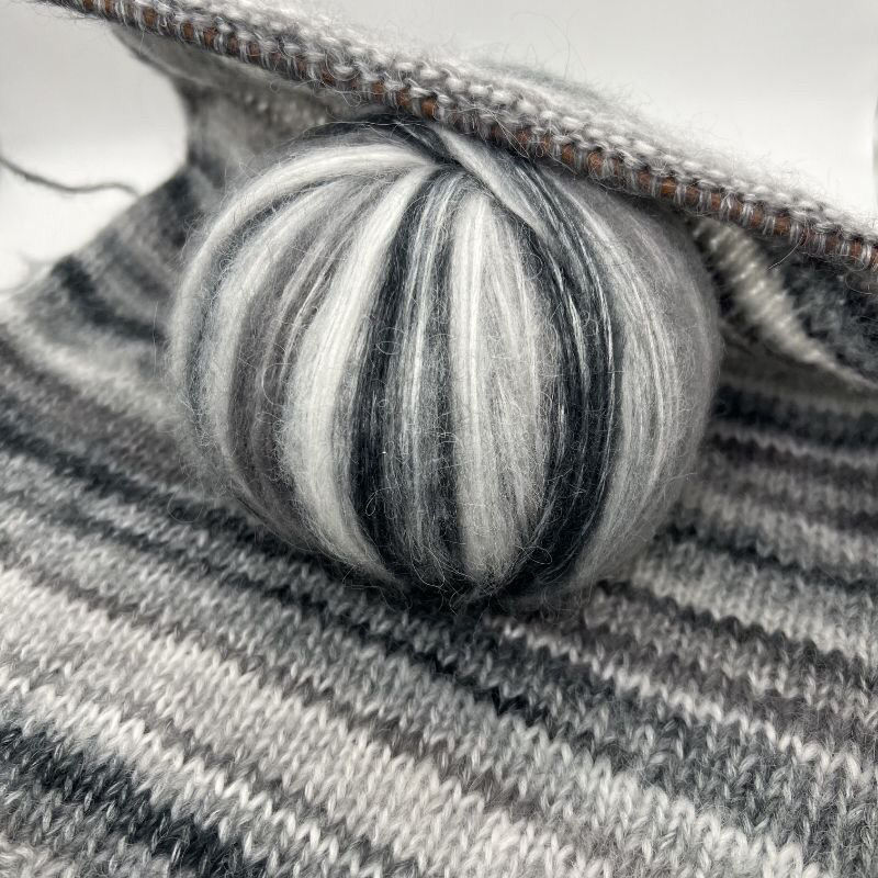 Gradient Rainbow Wool Thread Medium Coarse Wool Ball Handwoven Scarf DIY Crochet Soft Knitted Sweater Thread Knitting Yarn: Dark Grey