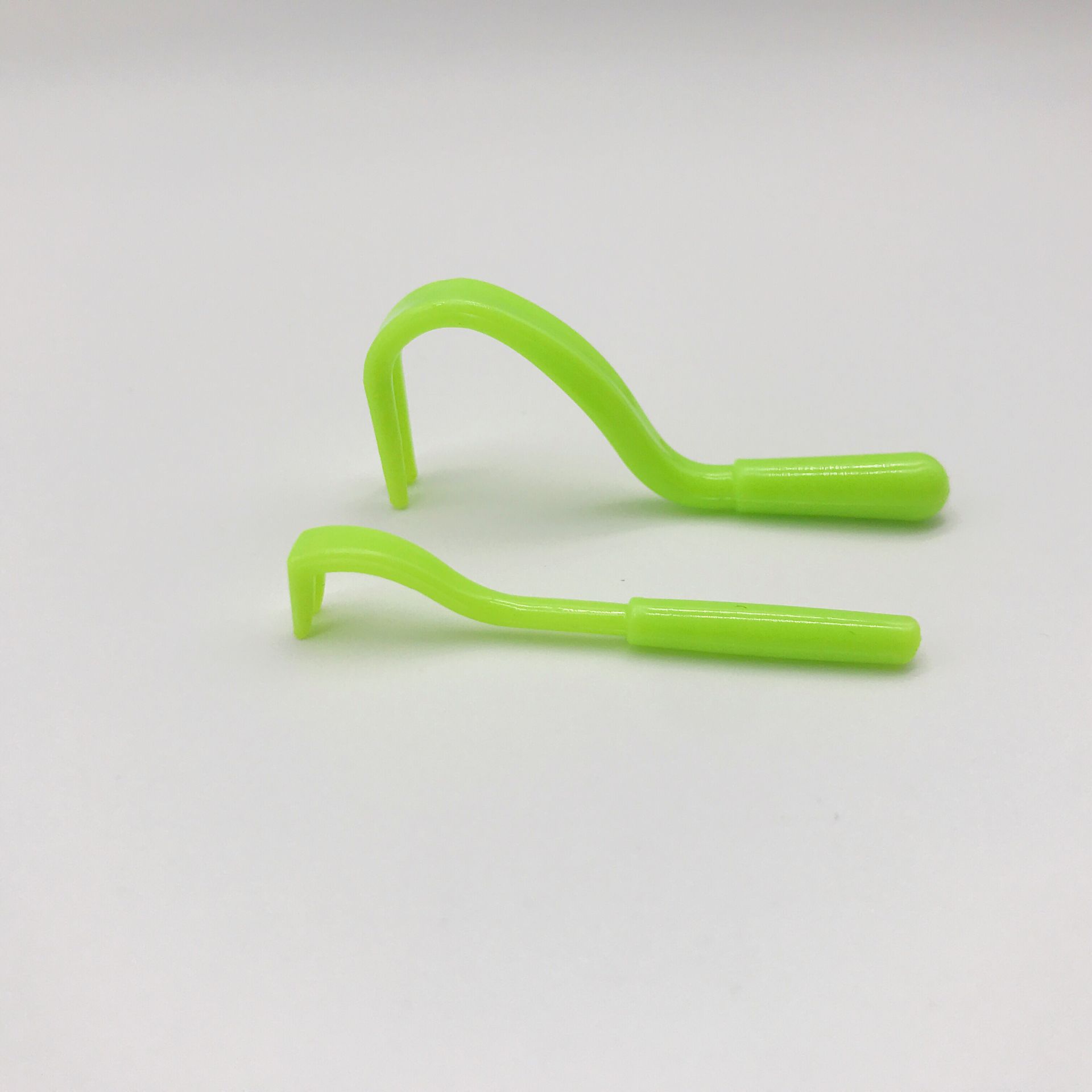 2PCS Pets Tick Removal Tool Dual Teeth Cats Dogs Cleaning Supplies Mites Twist Hook Remover Hook Pet Supplies: green