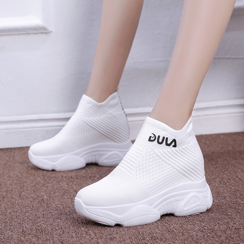 Åndbare strikkede chunky sneakers kvinder fjeder solid kilestrømpe sko kvinde tyk bund høj top sko kvinde