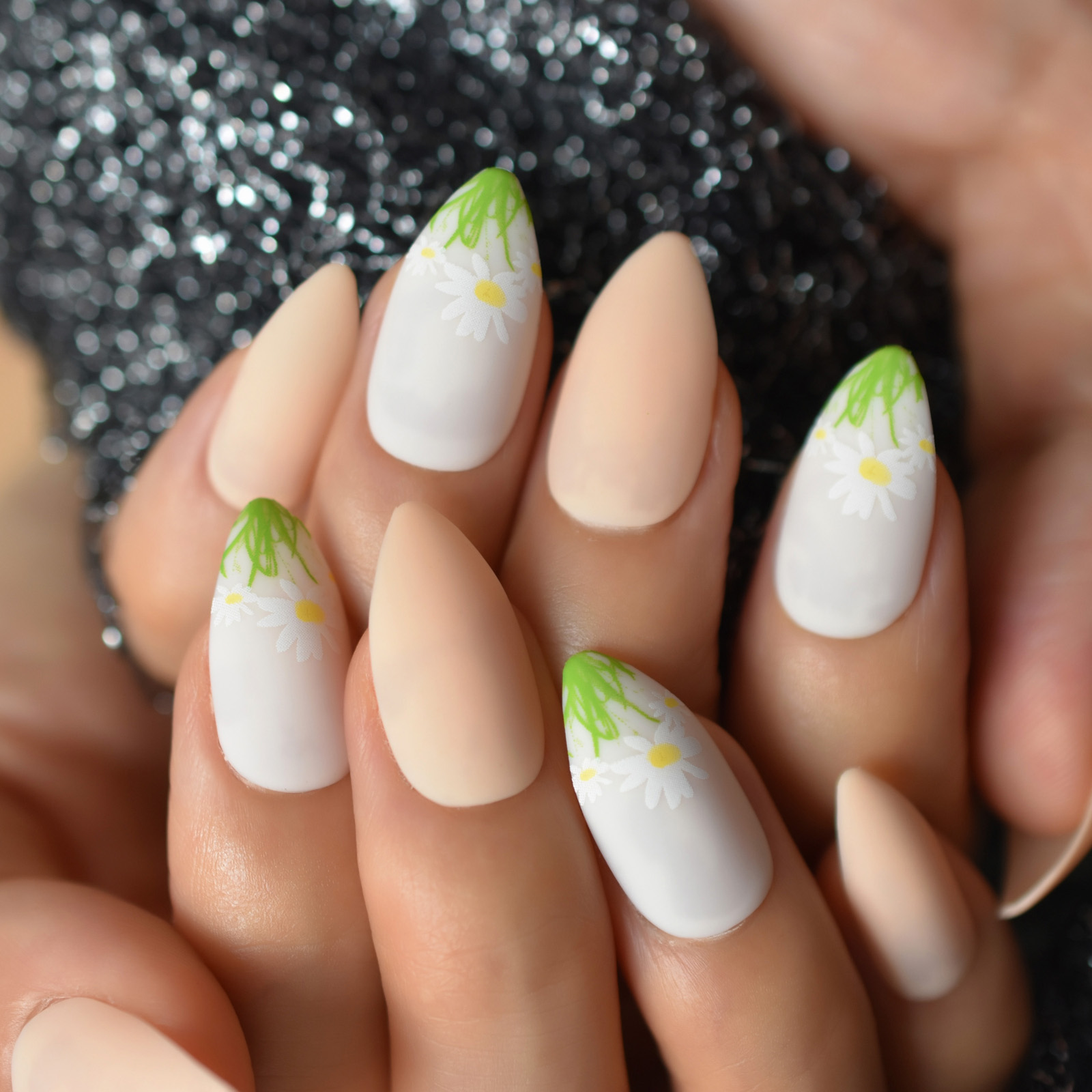 Faux ongles en forme de pâquerettes, à pression mixte, couverture complète, en amande moyenne, joli, mignon, acrylique, motifs originaux, fournitures, 28 pièces: L6125