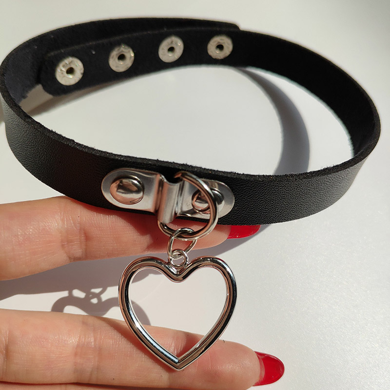 Punk Harajuku black Collar LOVE Choker Necklace Heart PU Leather Choker Punk Goth 100% Handmade cross Neck Jewelry: CR476A