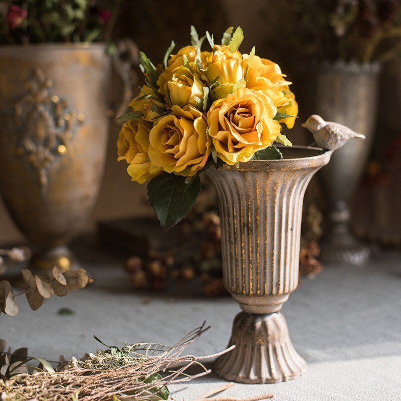 Europæisk retro jernbæger vase dekoration hjem stue blomsterarrangement figurer håndværk hotel metal urtepotte ornamenter