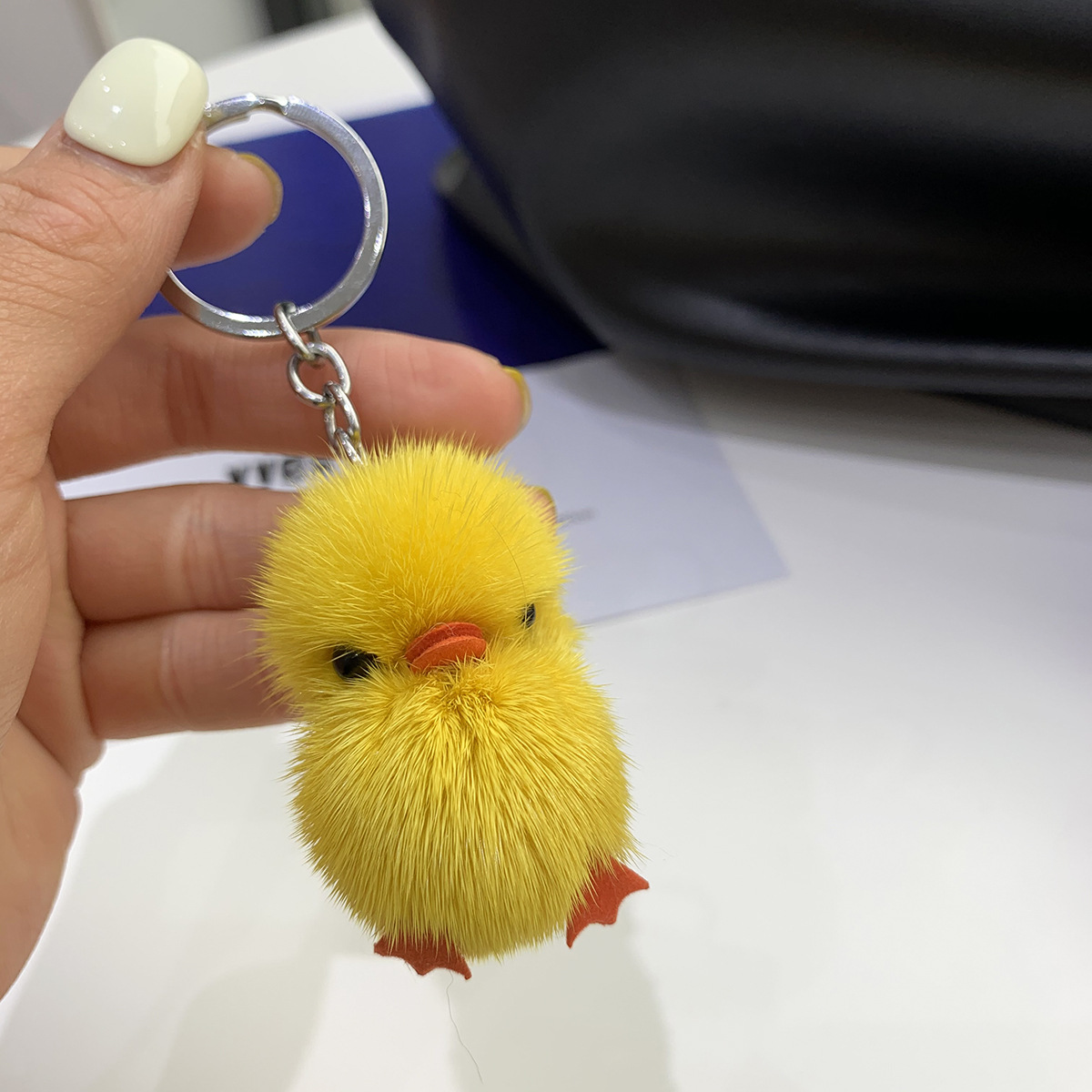 Llavero Original con pompón de pelo de visón para mujer, llavero con pompón de pelo de conejo esponjoso, llavero con pompón de juguete, bolsa con abalorio: YELLOW
