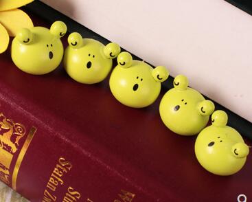 5 st trycknålar karta häftstift dekorativa tumstift kork anslagstavla nålar söt tecknad kontor skolmaterial: B