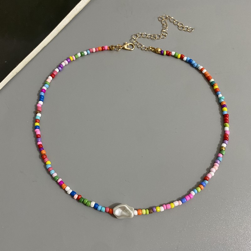 Boho perlehalskæde til kvinder imiteret perle frøperlekæde kort choker halskæde håndlavede smykker til kvinder: Rhodineret