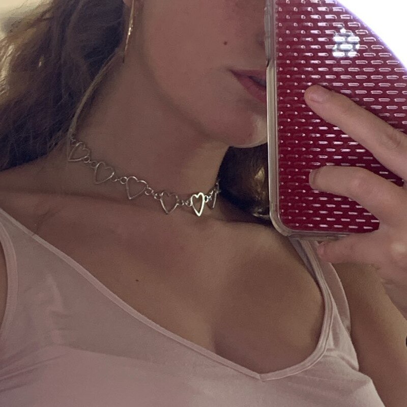 Retro selvagem oco pêssego coração colar senhoras temperamento colar outono e inverno amor simples pescoço corrente ladies selvagem colar