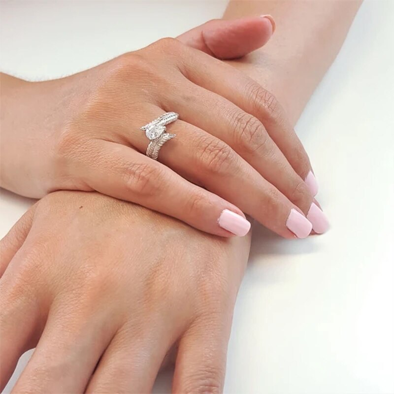 Huitan AAA Water Cubic Zirconia Wedding Bridal Ring with Leaf Side Trendy Jewelry Romantic Anniversary