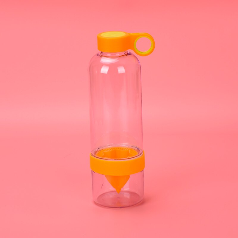 750ml bærbare sport shaker flaske fitness camping tur frugt infuser vandflasker citronsaft flaske shaker protein lækagesikker: Gul