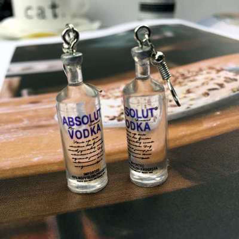 Cool Vodka Fles Oorbellen Voor Vrouwen Meisje Grappige Drinken Stijl Cartoon Transparante Fles Dangle Oorbellen