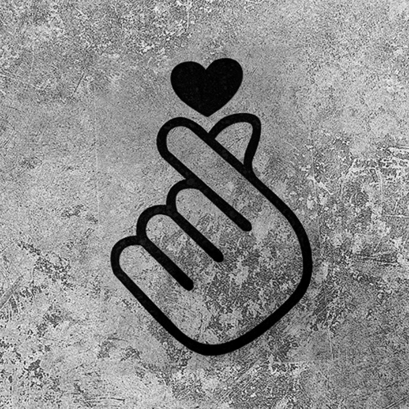 Car stickers, body stickers, door triangular Windows, fuel tank caps, heart-shaped reflective waterproof stickers: WHITE