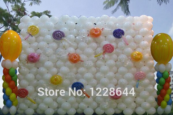 Gratis 20 stk/lot ballongdekorasjon netting vegg fest dekorasjon festutstyr bryllup ballong rutenett 4 rutenett størrelse 30*30cm( ingen ballong