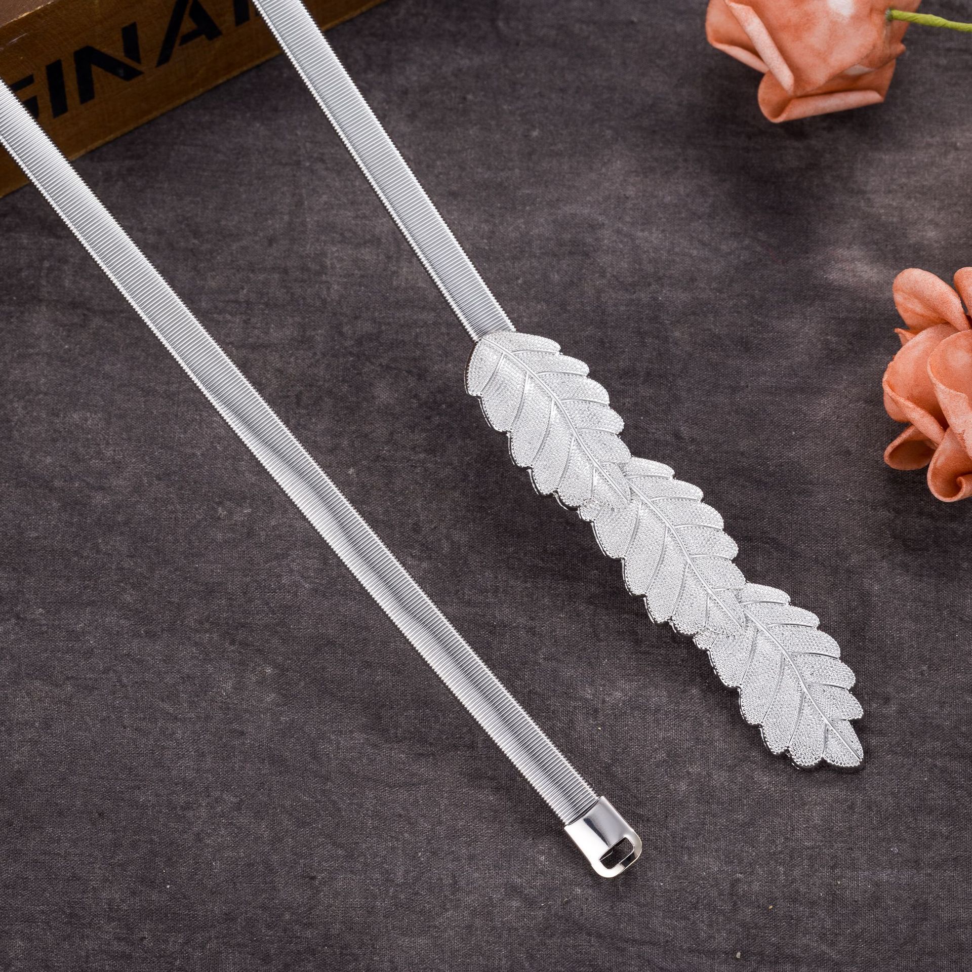 Blätter Metall Gürtel für Frauen Dünne Gold Silber Gürtel Weiblichen Damen Gürtel Kette Taille Band Schnalle Gürtel Cummerbunds: 2