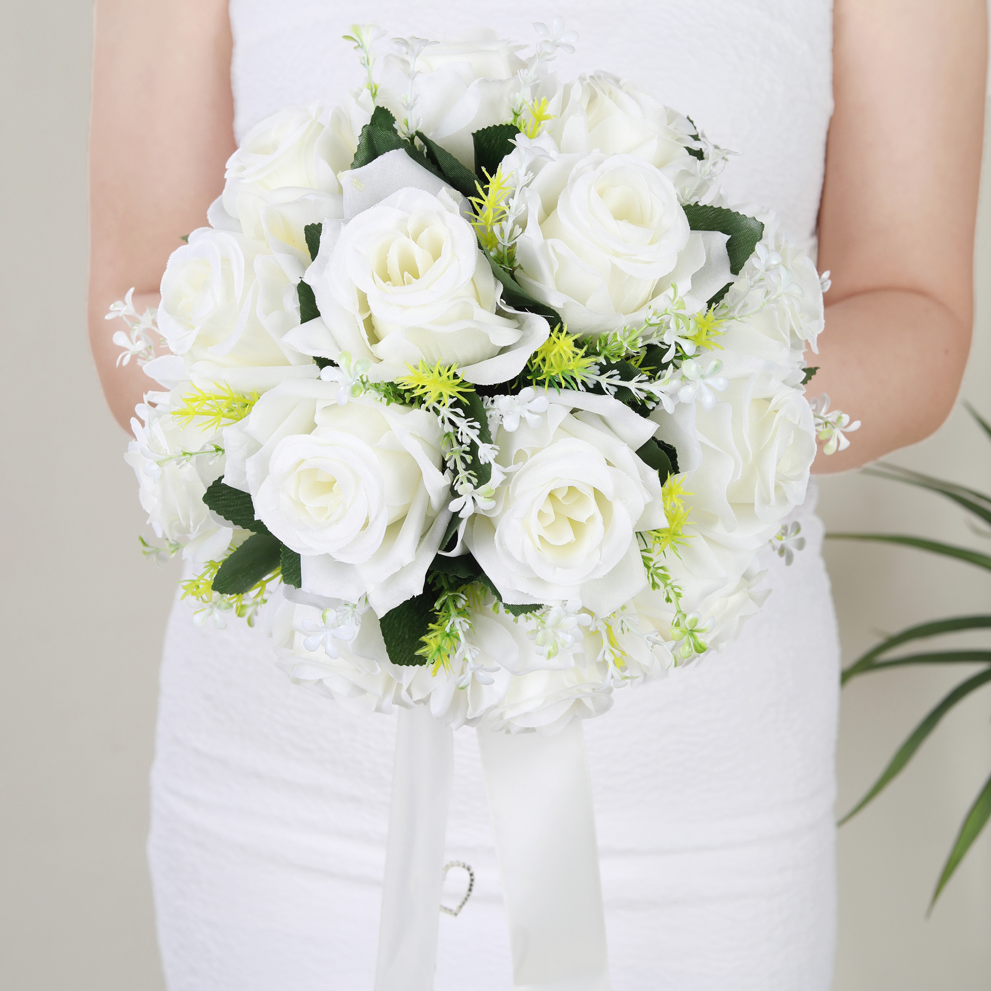 1 weißer Rosen-Hochzeits-Brautstrauß, mit „Liebe“-Dekor, für Hochzeiten, Valentinstag, Verlobungsfeiern