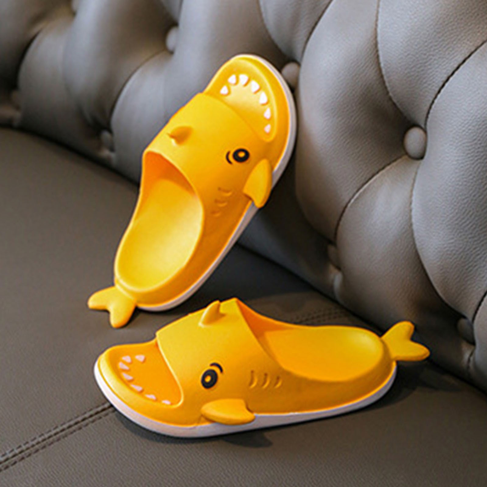 Kids Slippers For Boys Girls Cartoon Shark Shoes 1-6 Years Slippers For Home Summer Non-Slip Bath Home Bathroom Beach Shoes: C / 6-8 Years	