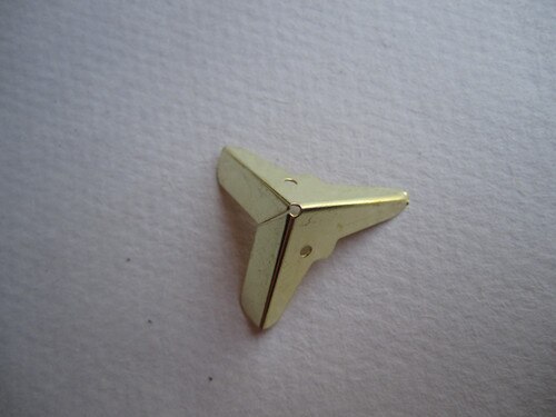 Packing hardware archaize package Angle iron shell box package four corners small Angle side length 25mm