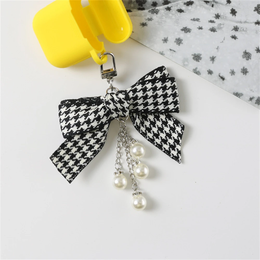 Zwart Wit Rooster Strik Sleutelhanger Parel Hart Link Chain Sleutelhanger Kwastje Metalen Beer Auto Trinket Handtas Hanger Accessorie