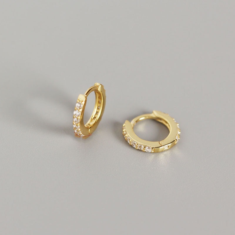 ying Vahine 100% 925 Sterling Silver Miniature Round Black and White Zircon Small Stud Earrings for Women