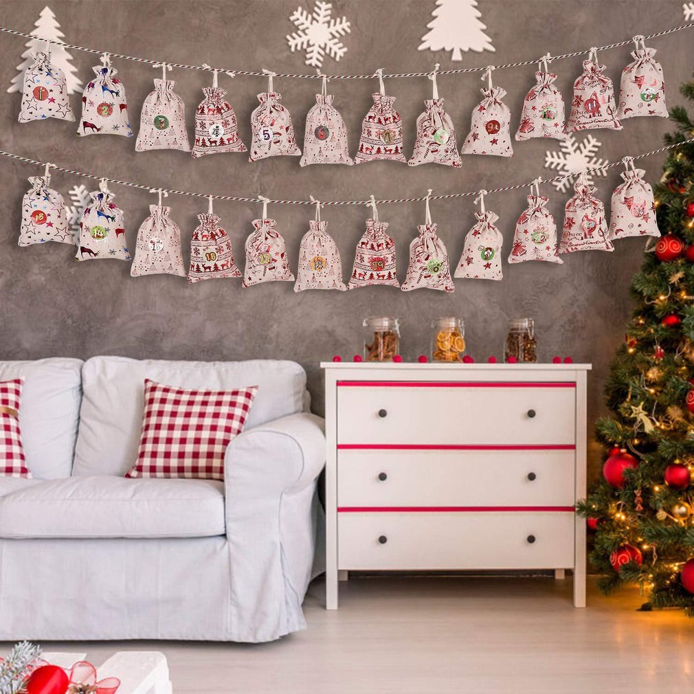 24Pcs Kerst Cadeau Zakken 10X14Cm Festival Verpakking Linnen Zakken Xmas Tree House Decor Hanger Zak Touw clip Stickers Set