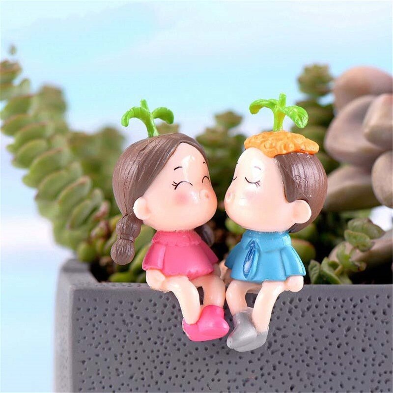Schattige koppels beeldjes feeëntuin miniaturen ornamenten pvc schattige jongen en meisje geliefden kussen bruiloft poppen voor huisdecoratie