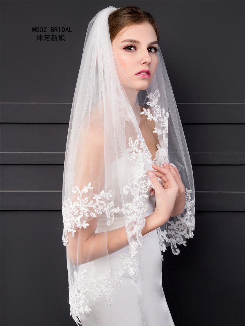 Coude longueur voile en Stock deux couches Appliques dentelle doux Tulle mariage voiles de mariée avec peigne en métal