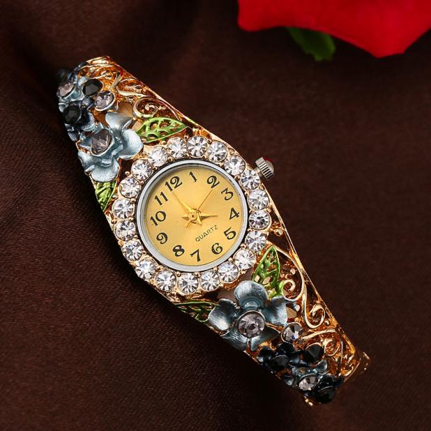 Womens Watch Women Quartz Luxury Crystal Flower Bracelet Watch Women Watches Top Brand Luxury Luxury Diamond: Gray