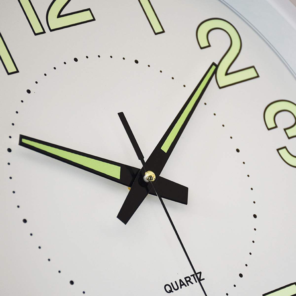 Wandklok Lichtgevende Nummer Opknoping Klokken Rustige Dark Gloeiende Wandklokken Moderne Horloges Home Decor Moderne Kerstcadeau