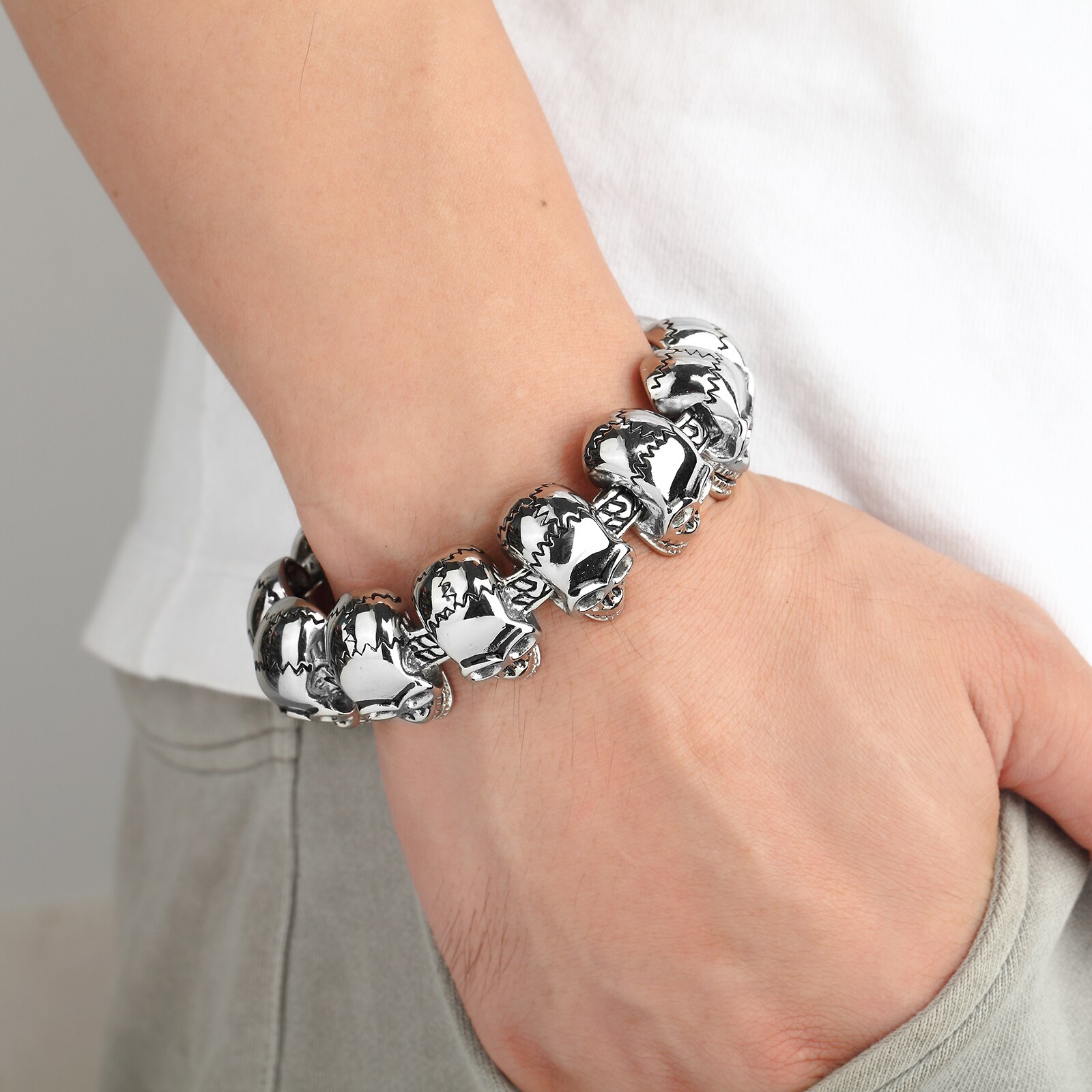 Europese En Amerikaanse Punk Stijl Titanium Staal 12 Schedels Super Dominante Mannen Roestvrij Stalen Armband Sieraden