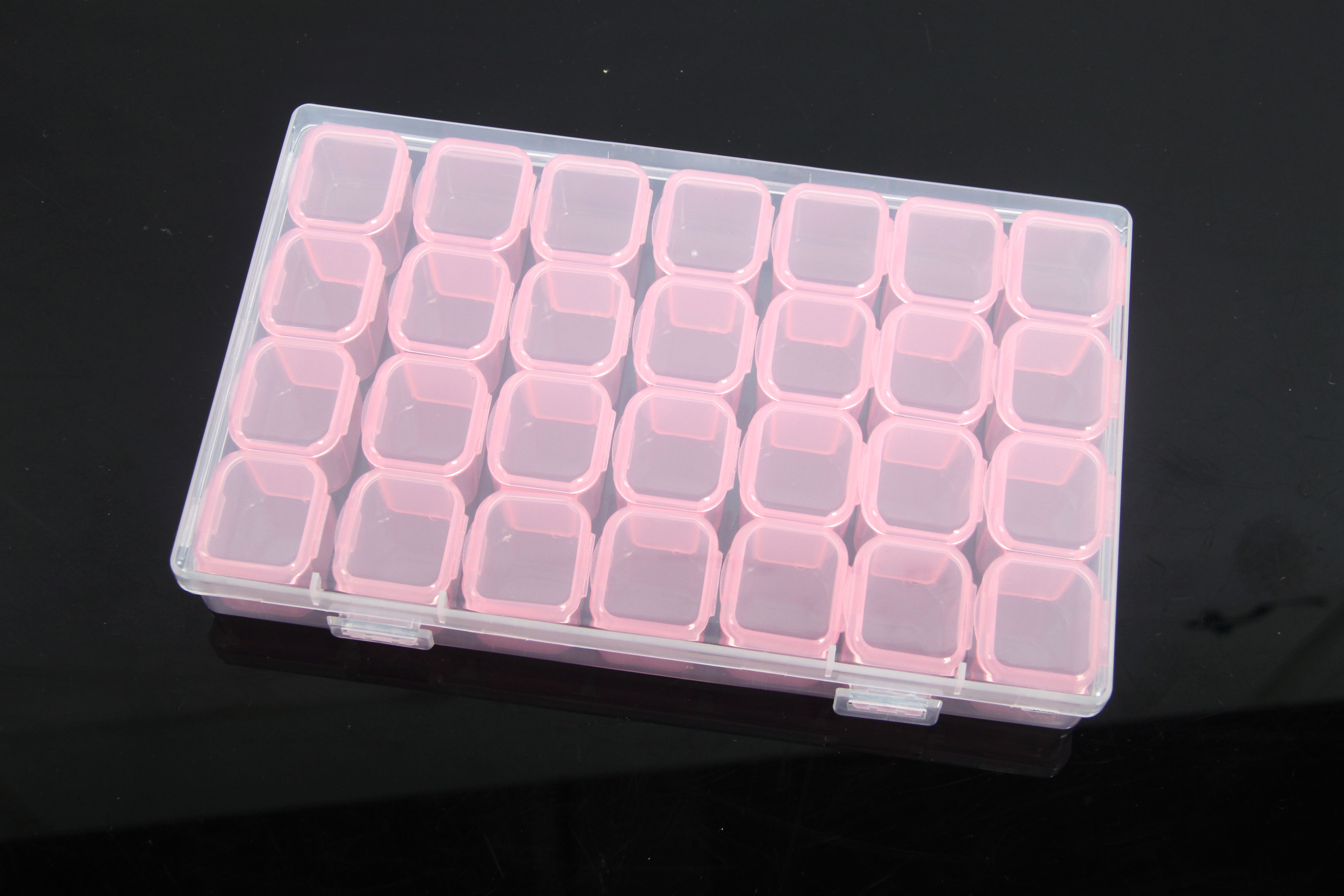 Caja de almacenamiento de perlas de plástico, organizador de cuentas, accesorios de pintura, bordado de diamantes, 28/56 ranuras: Marfíl